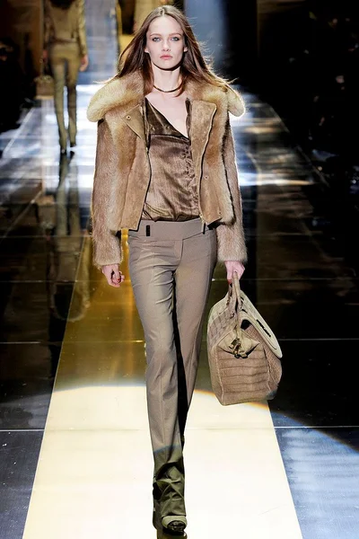 Look 24